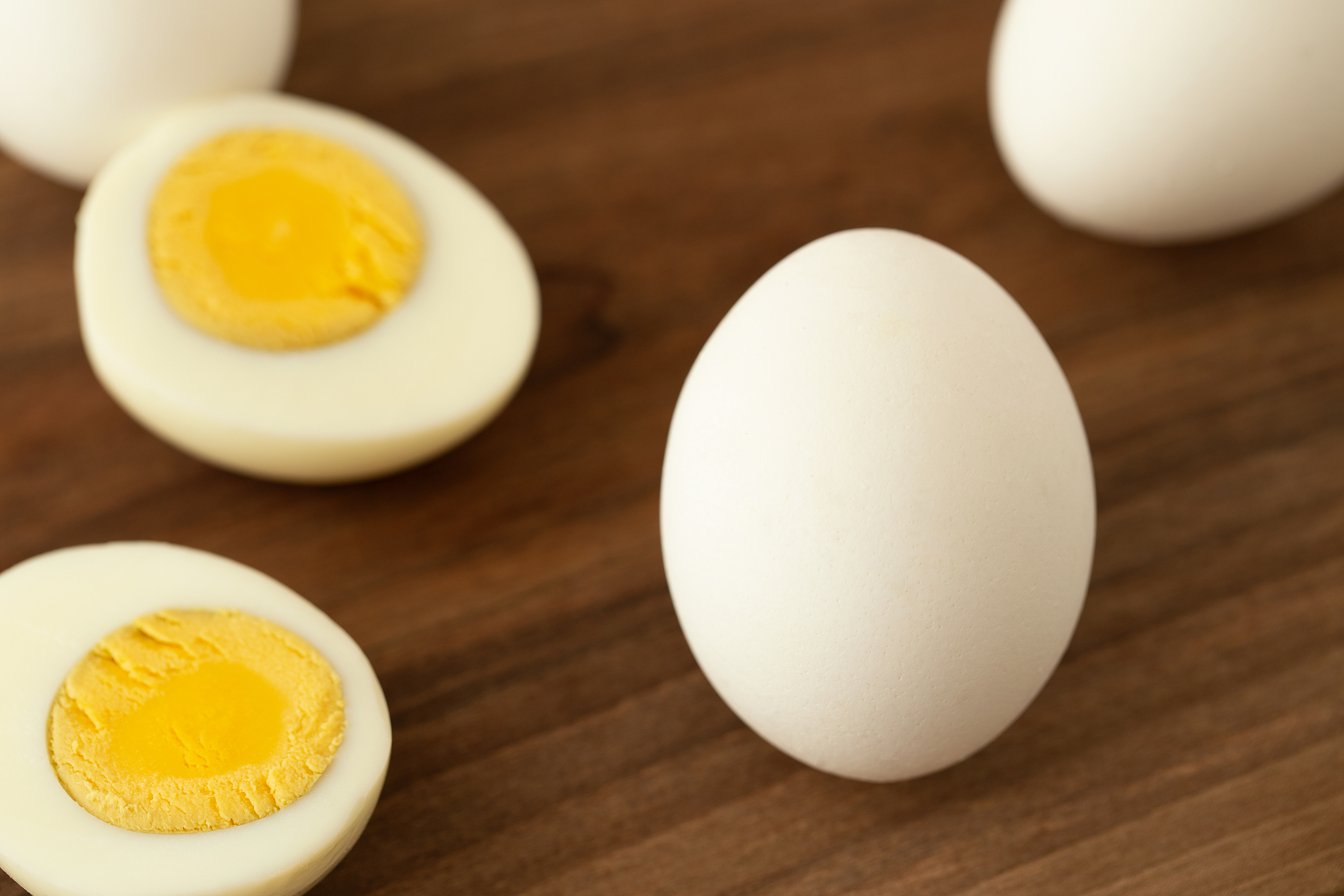 吃鸡蛋真的会升高血胆固醇水平吗？