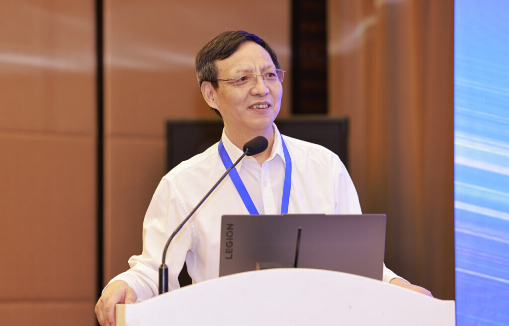 解放军总医院神经内科医学部主任、中国研究型医院学会头痛与感觉障碍专委会主任委员于生元教授。受访者供图 解放军总医院神经内科医学部主任、中国研究型医院学会头痛与感觉障碍专委会主任委员于生元教授。受访者供图